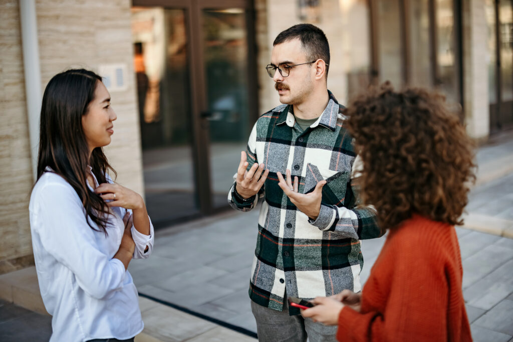 People disagreeing in a difficult conversation